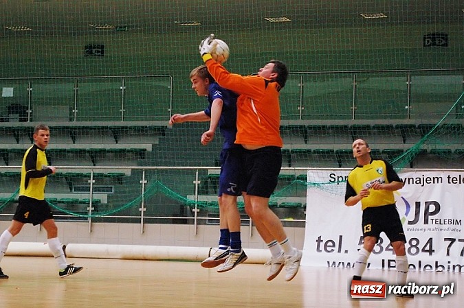 Zdjęcie w galerii na portalu naszraciborz.pl: HLPN: Nerwowo i czerwono w meczu ProAktywnych.com wiadomości z regionu