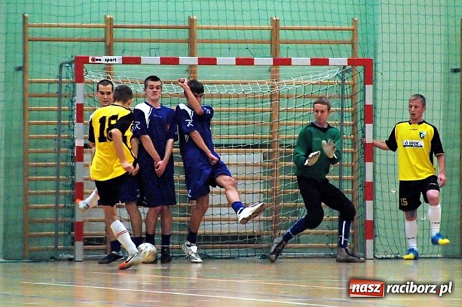 Zdjęcie w galerii na portalu naszraciborz.pl: HLPN: Nerwowo i czerwono w meczu ProAktywnych.com wiadomości z regionu