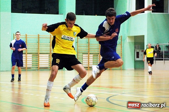 Zdjęcie w galerii na portalu naszraciborz.pl: HLPN: Nerwowo i czerwono w meczu ProAktywnych.com wiadomości z regionu