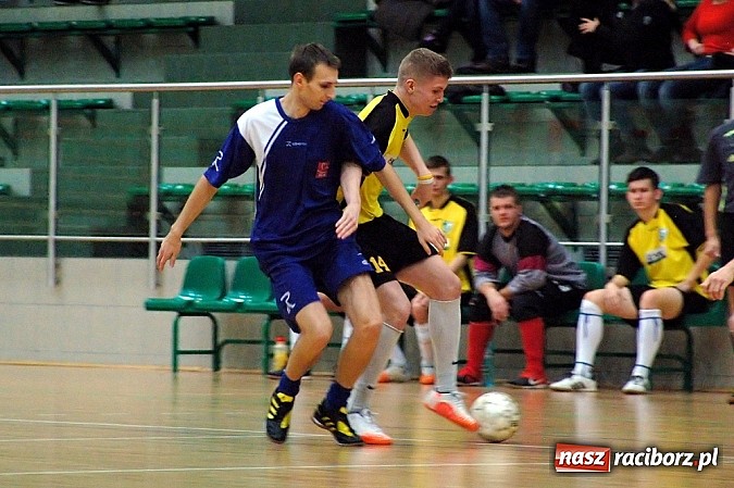 Zdjęcie w galerii na portalu naszraciborz.pl: HLPN: Nerwowo i czerwono w meczu ProAktywnych.com wiadomości z regionu