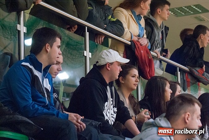 Zdjęcie w galerii na portalu naszraciborz.pl: HLPN: Nerwowo i czerwono w meczu ProAktywnych.com wiadomości z regionu