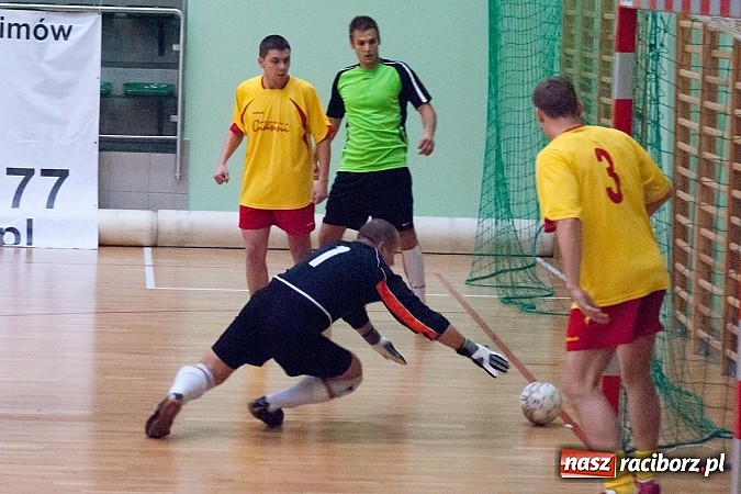 Zdjęcie w galerii na portalu naszraciborz.pl: HLPN: Nerwowo i czerwono w meczu ProAktywnych.com wiadomości z regionu