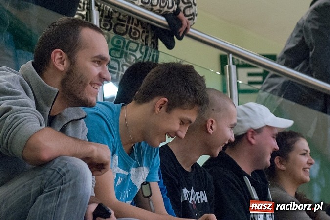 Zdjęcie w galerii na portalu naszraciborz.pl: HLPN: Nerwowo i czerwono w meczu ProAktywnych.com wiadomości z regionu