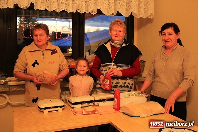 Zdjęcie w galerii na portalu naszraciborz.pl: Weihnachtsmarkt w Tworkowie wiadomości z regionu