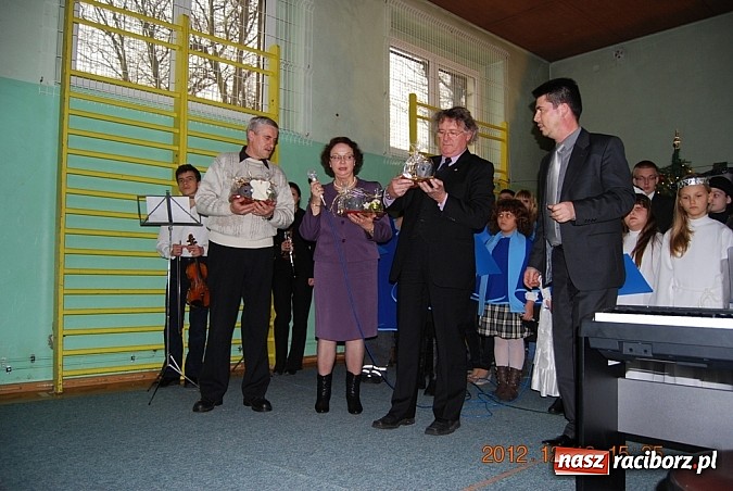 Zdjęcie w galerii na portalu naszraciborz.pl: Pierwszy świąteczny kiermasz w nowej hali wiadomości z regionu