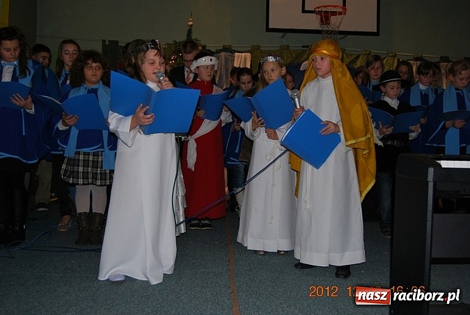 Zdjęcie w galerii na portalu naszraciborz.pl: Pierwszy świąteczny kiermasz w nowej hali wiadomości z regionu