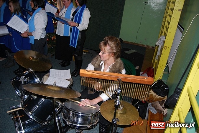 Zdjęcie w galerii na portalu naszraciborz.pl: Pierwszy świąteczny kiermasz w nowej hali wiadomości z regionu