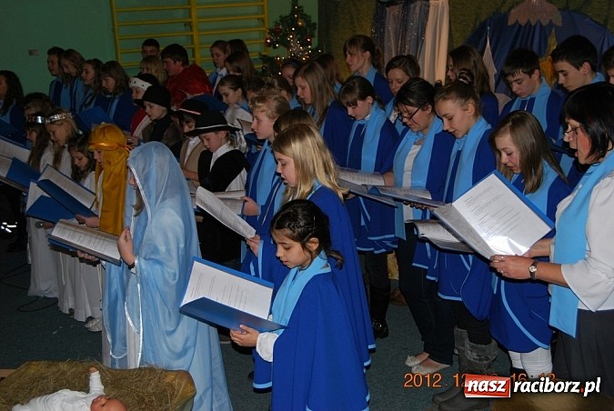 Zdjęcie w galerii na portalu naszraciborz.pl: Pierwszy świąteczny kiermasz w nowej hali wiadomości z regionu