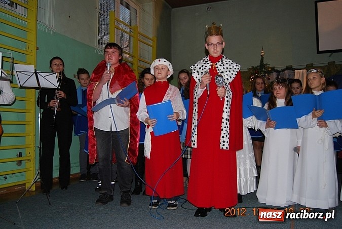 Zdjęcie w galerii na portalu naszraciborz.pl: Pierwszy świąteczny kiermasz w nowej hali wiadomości z regionu