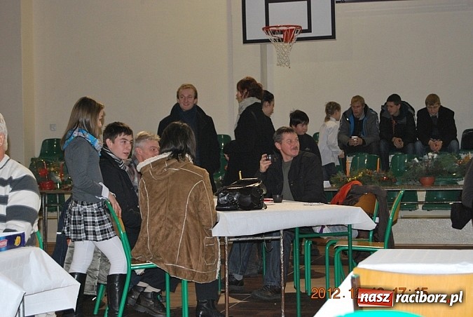 Zdjęcie w galerii na portalu naszraciborz.pl: Pierwszy świąteczny kiermasz w nowej hali wiadomości z regionu