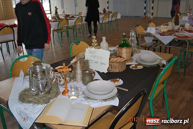 Zdjęcie w galerii na portalu naszraciborz.pl: Pierwszy świąteczny kiermasz w nowej hali wiadomości z regionu