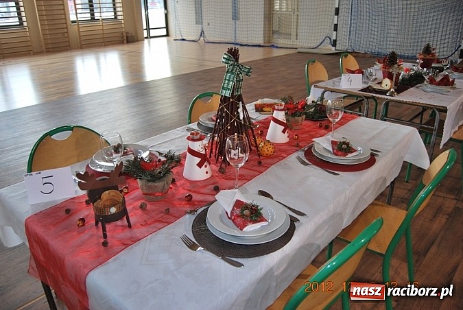 Zdjęcie w galerii na portalu naszraciborz.pl: Pierwszy świąteczny kiermasz w nowej hali wiadomości z regionu
