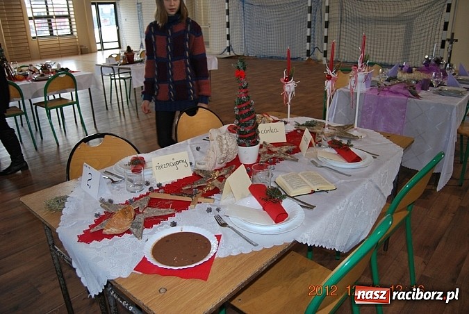 Zdjęcie w galerii na portalu naszraciborz.pl: Pierwszy świąteczny kiermasz w nowej hali wiadomości z regionu