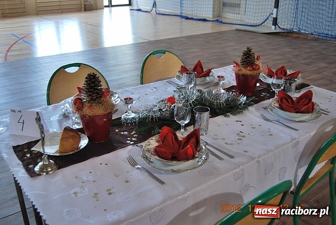 Zdjęcie w galerii na portalu naszraciborz.pl: Pierwszy świąteczny kiermasz w nowej hali wiadomości z regionu