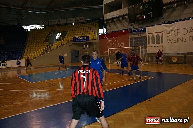 Zdjęcie w galerii na portalu naszraciborz.pl: Nasi policjanci zagrali w turnieju w Opawie wiadomości z regionu