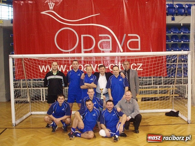 Zdjęcie w galerii na portalu naszraciborz.pl: Nasi policjanci zagrali w turnieju w Opawie wiadomości z regionu