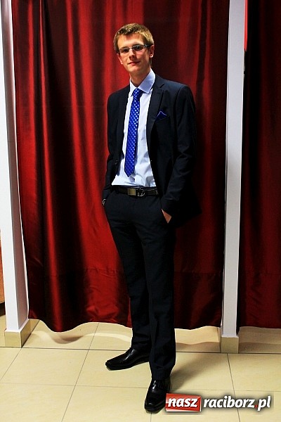 Zdjęcie w galerii na portalu naszraciborz.pl: Eleganckie garnitury na bale, studniówki i nie tylko. Promocyjne ceny wiadomości z regionu