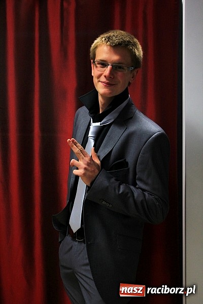 Zdjęcie w galerii na portalu naszraciborz.pl: Eleganckie garnitury na bale, studniówki i nie tylko. Promocyjne ceny wiadomości z regionu