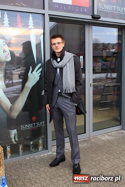 Zdjęcie w galerii na portalu naszraciborz.pl: Eleganckie garnitury na bale, studniówki i nie tylko. Promocyjne ceny wiadomości z regionu