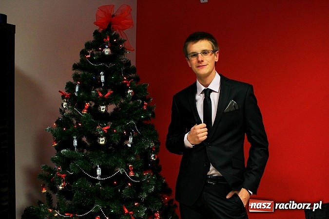 Zdjęcie w galerii na portalu naszraciborz.pl: Eleganckie garnitury na bale, studniówki i nie tylko. Promocyjne ceny wiadomości z regionu