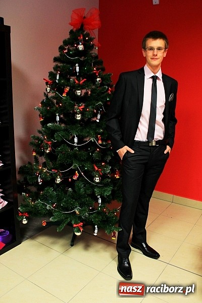 Zdjęcie w galerii na portalu naszraciborz.pl: Eleganckie garnitury na bale, studniówki i nie tylko. Promocyjne ceny wiadomości z regionu