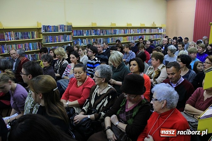 Zdjęcie w galerii na portalu naszraciborz.pl: Szymon Hołownia: Nie budzę się rano z obsesją ewangelizacyjną wiadomości z regionu