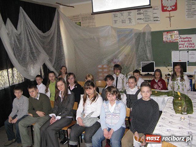 Zdjęcie w galerii na portalu naszraciborz.pl: Krzyżanowice - Gminny konkurs recytatorski wiadomości z regionu