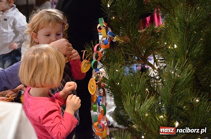 Zdjęcie w galerii na portalu naszraciborz.pl: Świątecznie w RCK-u z Perspektywą wiadomości z regionu