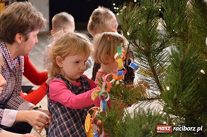 Zdjęcie w galerii na portalu naszraciborz.pl: Świątecznie w RCK-u z Perspektywą wiadomości z regionu