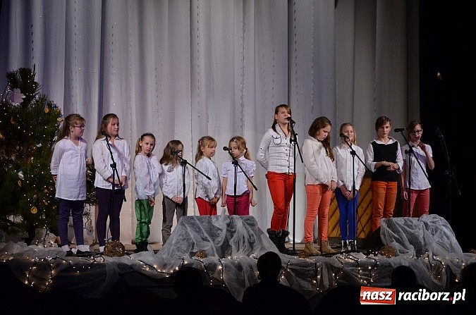 Zdjęcie w galerii na portalu naszraciborz.pl: Świątecznie w RCK-u z Perspektywą wiadomości z regionu