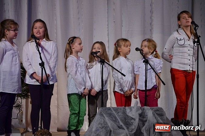 Zdjęcie w galerii na portalu naszraciborz.pl: Świątecznie w RCK-u z Perspektywą wiadomości z regionu