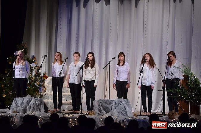 Zdjęcie w galerii na portalu naszraciborz.pl: Świątecznie w RCK-u z Perspektywą wiadomości z regionu