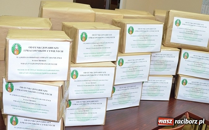 Zdjęcie w galerii na portalu naszraciborz.pl: Choinkowe prezenty od Straży Granicznej wiadomości z regionu