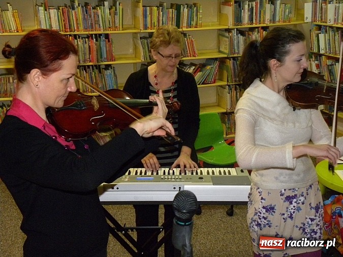 Zdjęcie w galerii na portalu naszraciborz.pl: Hej kolęda, kolęda… Świątecznie w Bibliotece wiadomości z regionu