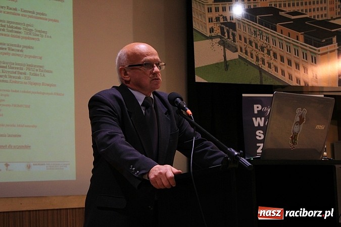 Zdjęcie w galerii na portalu naszraciborz.pl: Otrzymali laptopy za najlepsze biznesplany wiadomości z regionu