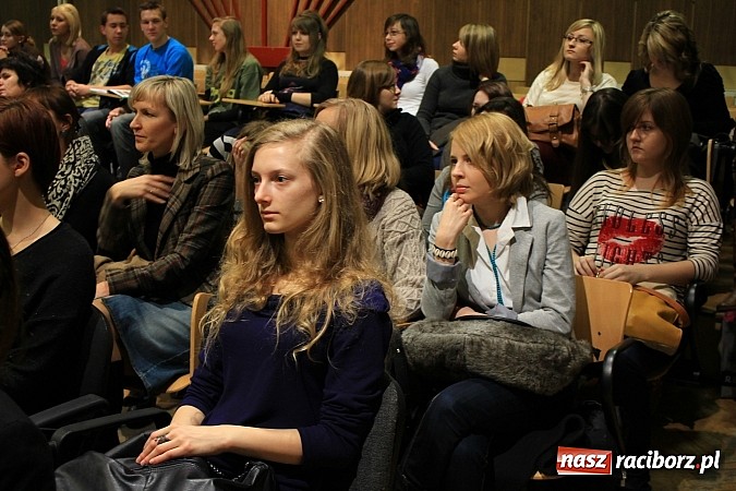 Zdjęcie w galerii na portalu naszraciborz.pl: Otrzymali laptopy za najlepsze biznesplany wiadomości z regionu