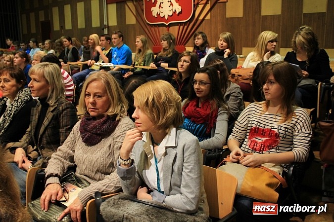 Zdjęcie w galerii na portalu naszraciborz.pl: Otrzymali laptopy za najlepsze biznesplany wiadomości z regionu