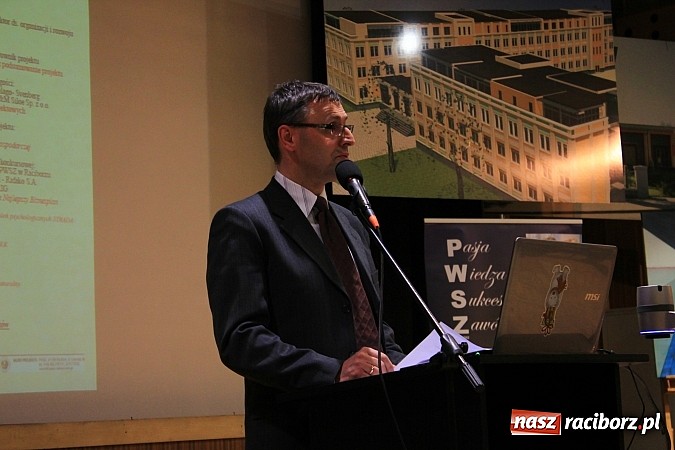 Zdjęcie w galerii na portalu naszraciborz.pl: Otrzymali laptopy za najlepsze biznesplany wiadomości z regionu