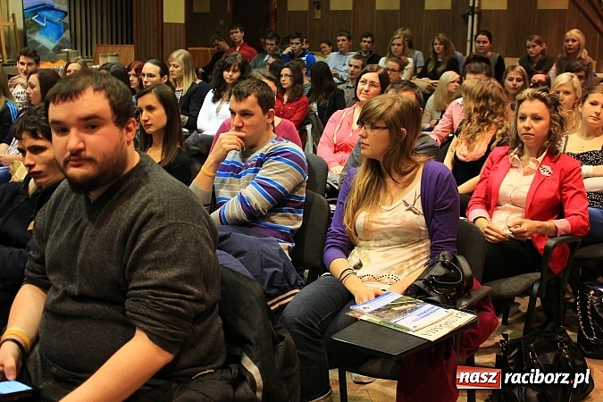 Zdjęcie w galerii na portalu naszraciborz.pl: Otrzymali laptopy za najlepsze biznesplany wiadomości z regionu