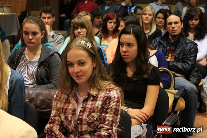 Zdjęcie w galerii na portalu naszraciborz.pl: Otrzymali laptopy za najlepsze biznesplany wiadomości z regionu