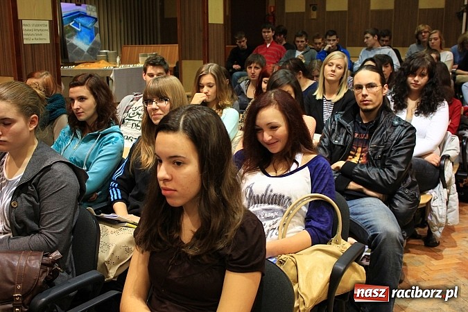 Zdjęcie w galerii na portalu naszraciborz.pl: Otrzymali laptopy za najlepsze biznesplany wiadomości z regionu