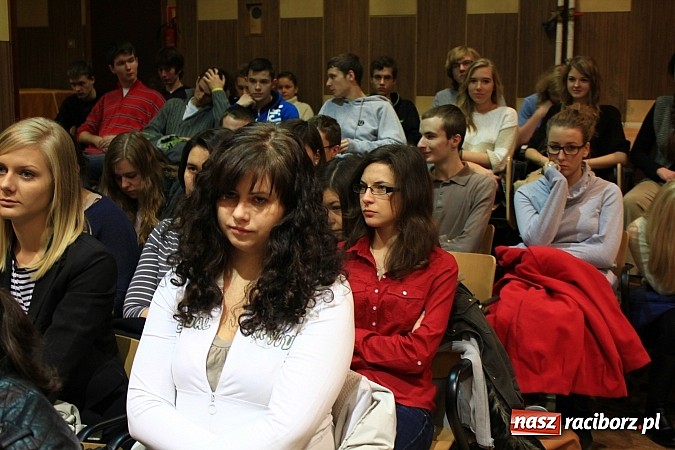 Zdjęcie w galerii na portalu naszraciborz.pl: Otrzymali laptopy za najlepsze biznesplany wiadomości z regionu