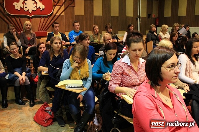 Zdjęcie w galerii na portalu naszraciborz.pl: Otrzymali laptopy za najlepsze biznesplany wiadomości z regionu