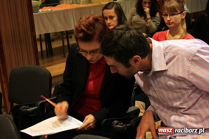 Zdjęcie w galerii na portalu naszraciborz.pl: Otrzymali laptopy za najlepsze biznesplany wiadomości z regionu