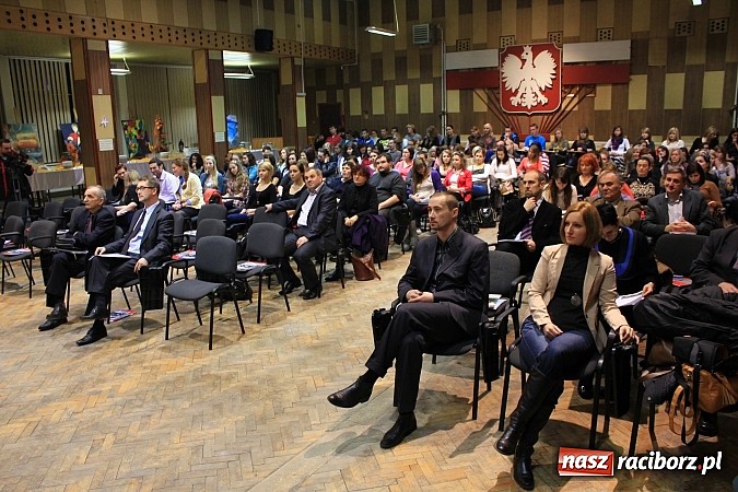 Zdjęcie w galerii na portalu naszraciborz.pl: Otrzymali laptopy za najlepsze biznesplany wiadomości z regionu