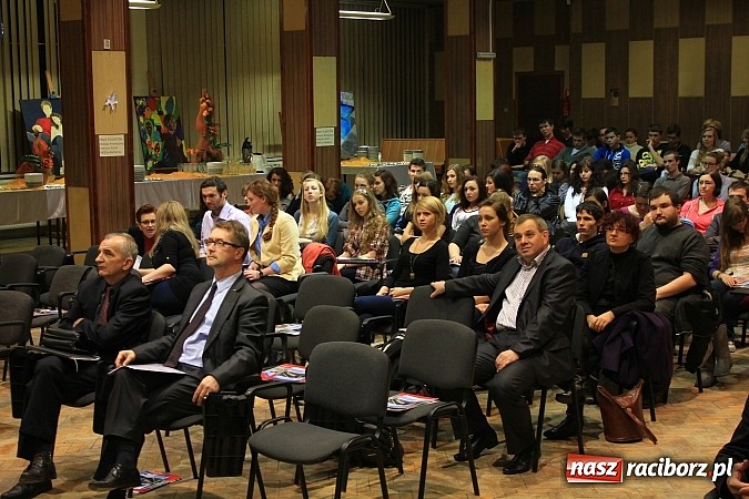 Zdjęcie w galerii na portalu naszraciborz.pl: Otrzymali laptopy za najlepsze biznesplany wiadomości z regionu