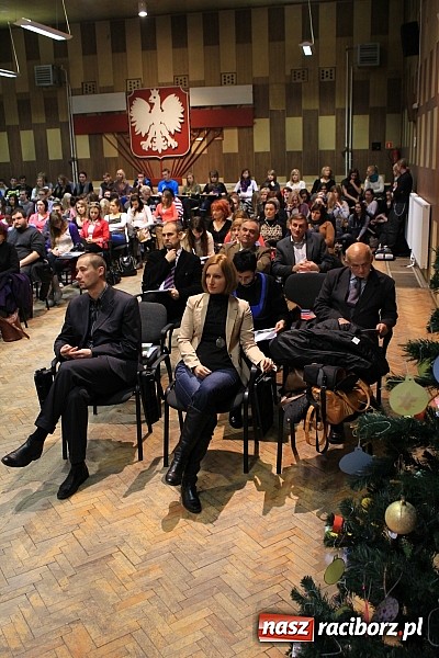 Zdjęcie w galerii na portalu naszraciborz.pl: Otrzymali laptopy za najlepsze biznesplany wiadomości z regionu