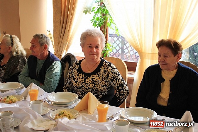 Zdjęcie w galerii na portalu naszraciborz.pl: Wigilijny posiłek dla samotnych wiadomości z regionu