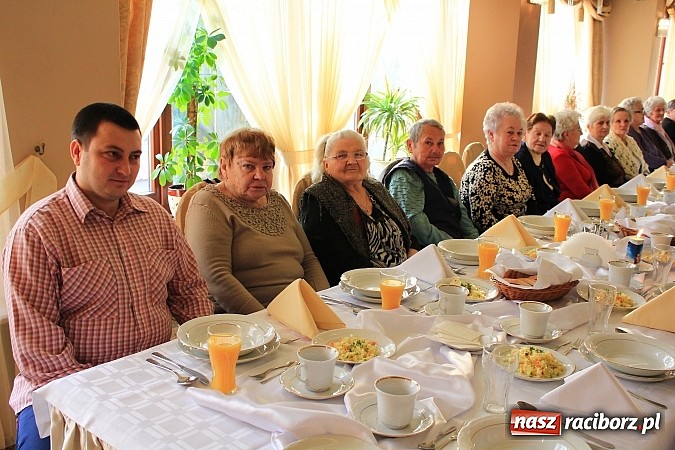Zdjęcie w galerii na portalu naszraciborz.pl: Wigilijny posiłek dla samotnych wiadomości z regionu
