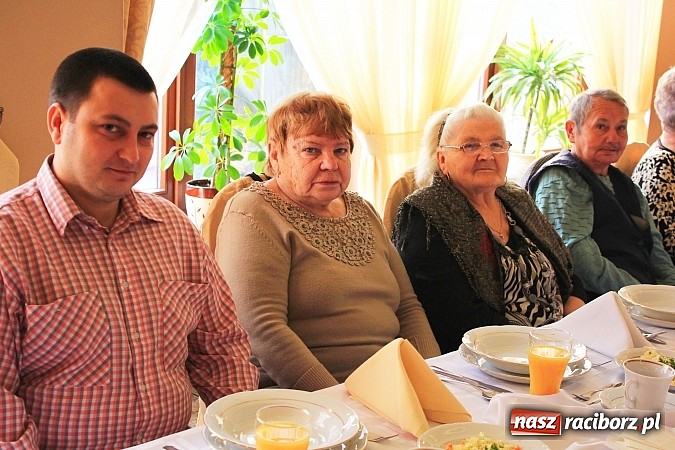 Zdjęcie w galerii na portalu naszraciborz.pl: Wigilijny posiłek dla samotnych wiadomości z regionu